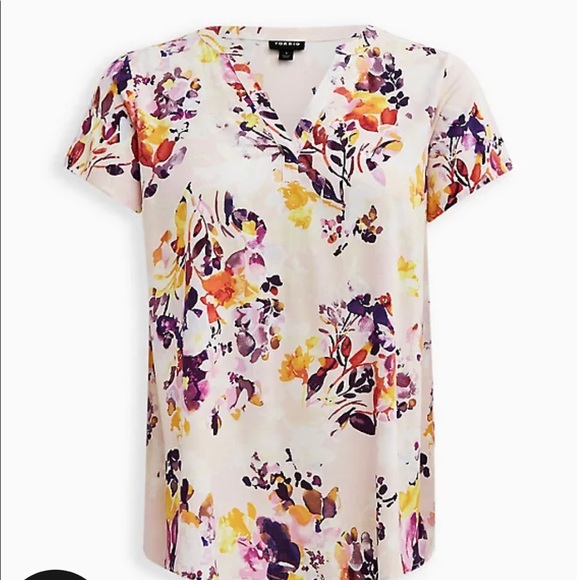 TORRID | Hi-Lo Short Sleeve Blouse - Picture 4 of 4